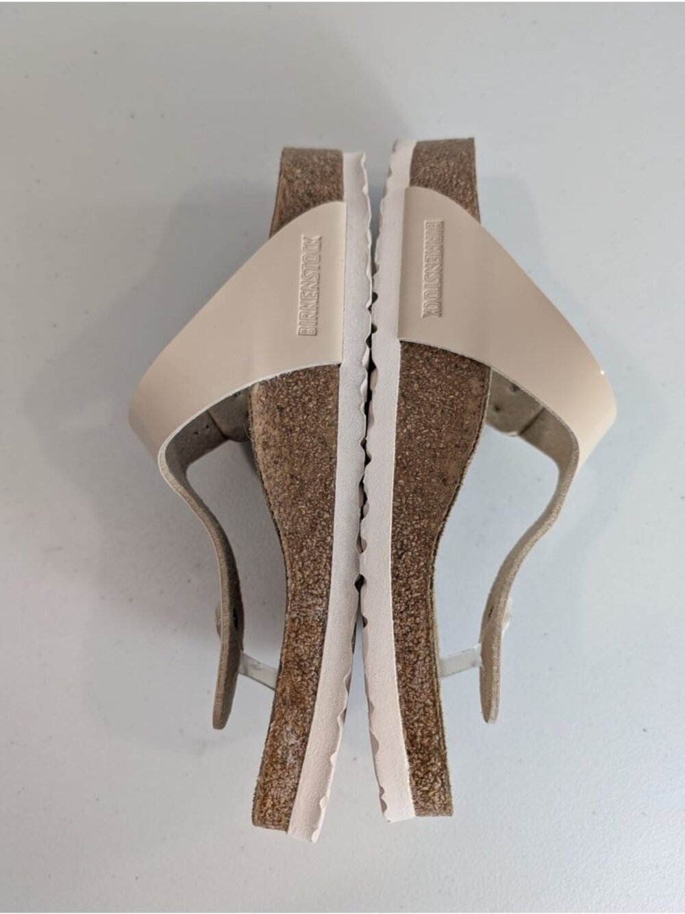 Birkenstock Gizeh thong sandals in a light beige/cream color women's size 9 - Picture 8 of 10